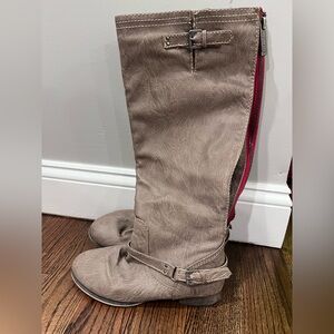 Adorable tan colored high boots